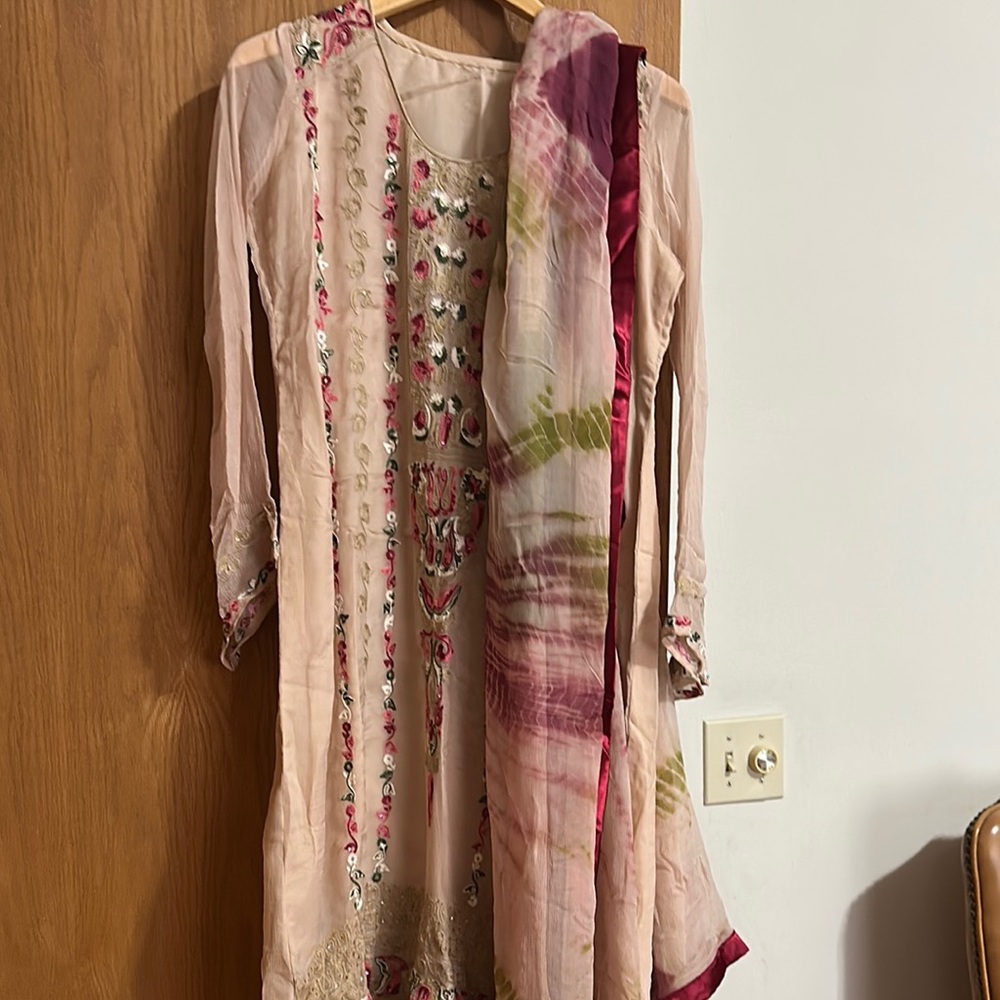 Pakistani pure chiffon Elegant Embroidered Kurta with Dupatta
